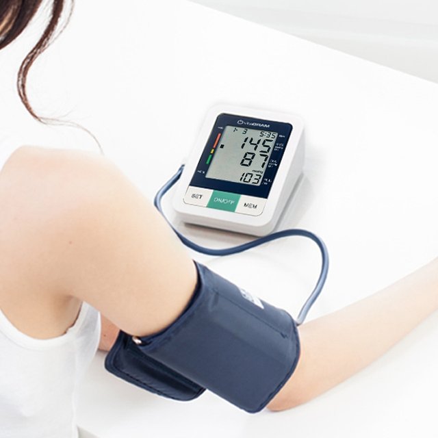 비타그램 가정용 전자 혈압계 혈압측정기 PG-800B51
