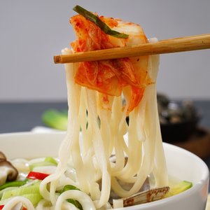 명동칼국수 3인분+마늘김치 2kg 세트