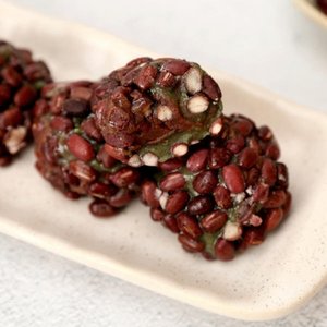 [제주 특산품!] 제주떡집 오메기떡 3종 70개 (팥 30개 + 콩고물 20개 + 흑임자 20개)