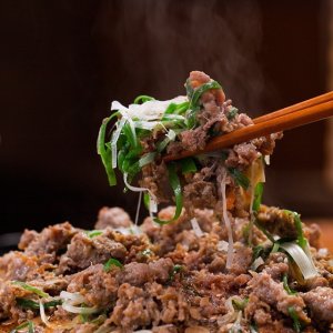 [국내산 소등심+한우사골 육수!] 김하진 국내산 등심 파불고기  300g × 10팩 [총 3kg]
