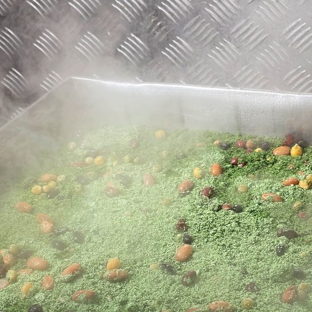 [일일 300개 한정] 햇쑥과 5가지 콩이 가득한 쑥콩설기 1kg (100g x 10개) 