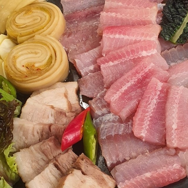 국내산 영산포 숙성 홍어회 모둠살 7팩 세트(1팩_홍어회100g,초고추장25g)