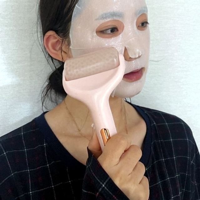 쿨링 롤러 페이스 마사지기 (WFH7HDB)