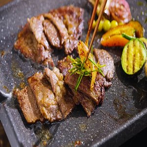 토니오 우리소 인기부위 세트 200g × 8팩 (등심 3팩, 부채살 2팩, 채끝살 2팩, 안심 1팩)