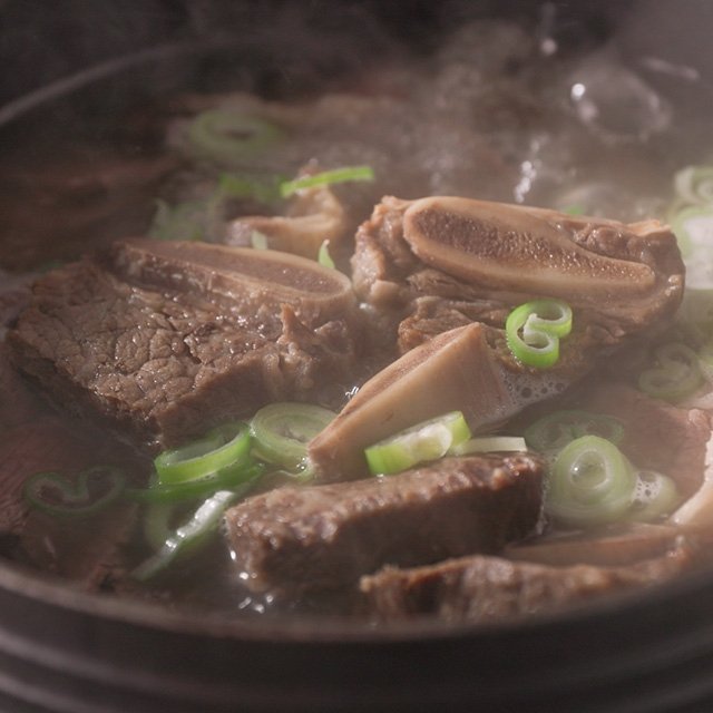[국내산 안심+갈비] 김민경의 우리소 안심갈비탕 700g x 9팩 (총6.3kg)