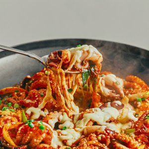 매콤 쫄깃한 홍대쭈꾸미 매운맛 300g X 5봉 