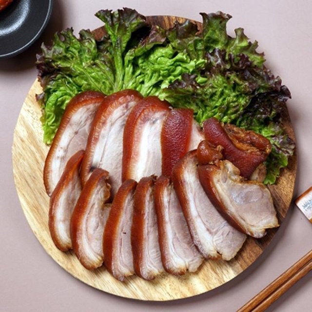 뼈없는 순살 족발 300g + 새요미 무뼈족발 돼지족발 뼈없는족발 맛있는족발 냉동족발 캠핑족발