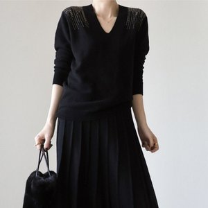 [루미루나]양모브이넥큐빅장식니트