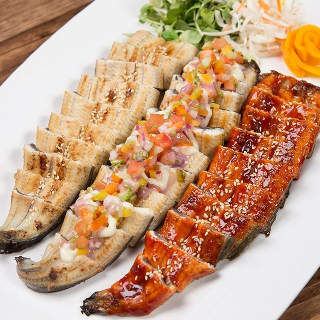 [국내산 산지직송] 한만 친환경 초벌 무태 장어구이 1KG / 소스2종증정