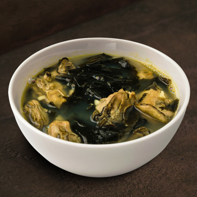 [채선당]국내산 아귀 뼈 육수로 만든 통영굴 미역국 400g x 8팩