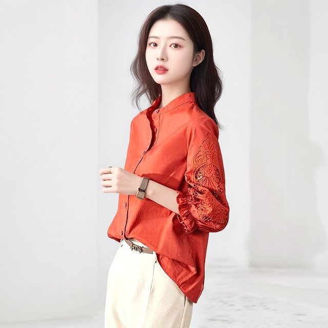 [헬리꽁땡]플라워펀칭프릴블라우스2종