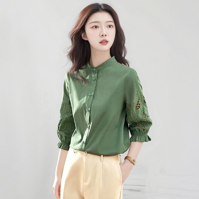 [헬리꽁땡]플라워펀칭프릴블라우스2종