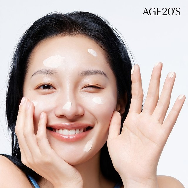 [에이지투웨니스]AGE20S 멜라 디펜스 기미 톤업 에센스 선크림 50ml (SPF50+ PA++++)