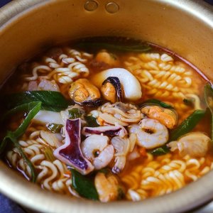 [맛군] 만능재료 5종 해물모듬 600g x 4팩(오징어,새우살,문어,바지락,홍합)